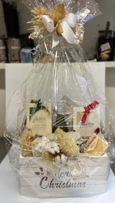 Luxury wine and cheese Hamper