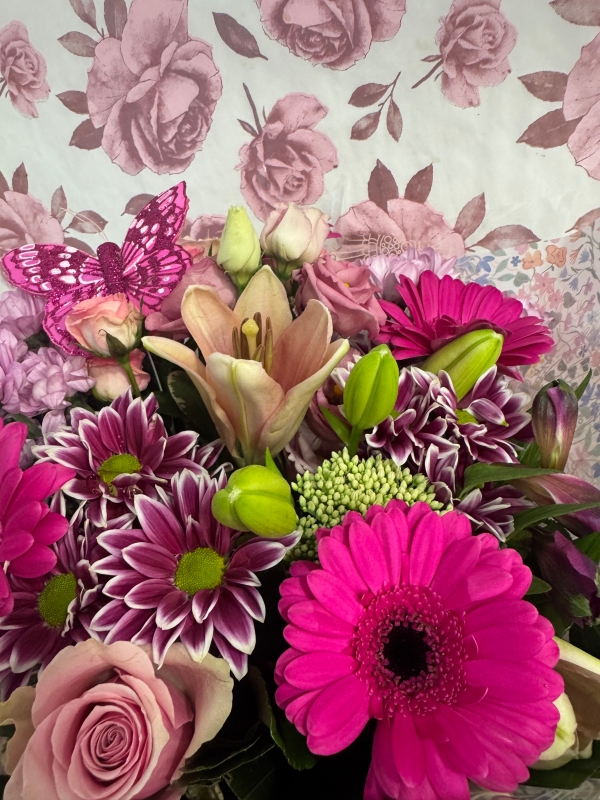 Twister bouquet gift boxed