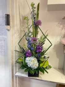 dkni contemporary arrangement blue