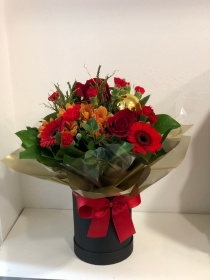 Hostess Hand tied mini bouquet