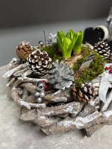 Hyacinth wooden table centre