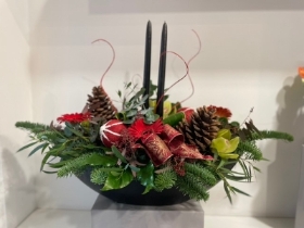 Luxury boat shape Christmas table arrangement